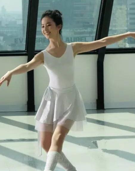 神仙姐姐刘亦菲绝美照,神仙姐姐刘亦菲的吻戏