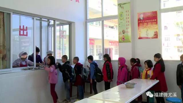 西滨镇开通学生班车！这些村的学生有福了！