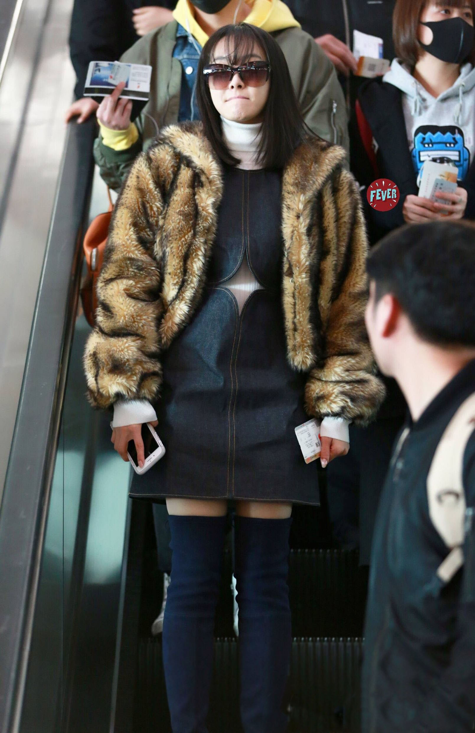 宋茜和周冬雨街拍,宋茜周冬雨穿衣搭配