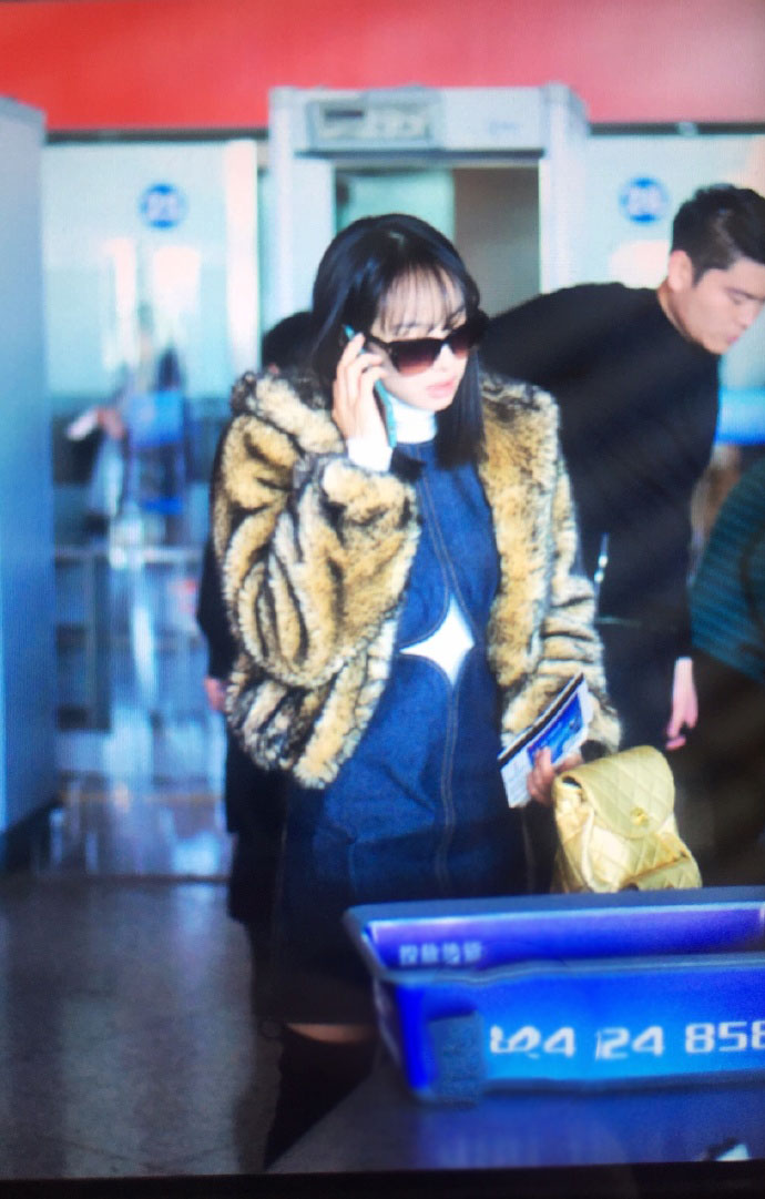 宋茜和周冬雨街拍,宋茜周冬雨穿衣搭配