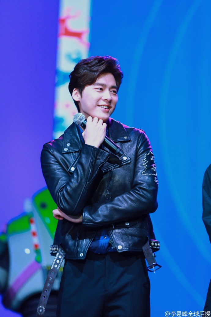 李易峰现身上海,李易峰做客明星同乐会