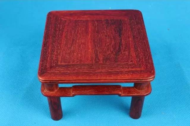 真正的紫檀树,真正的紫檀木材