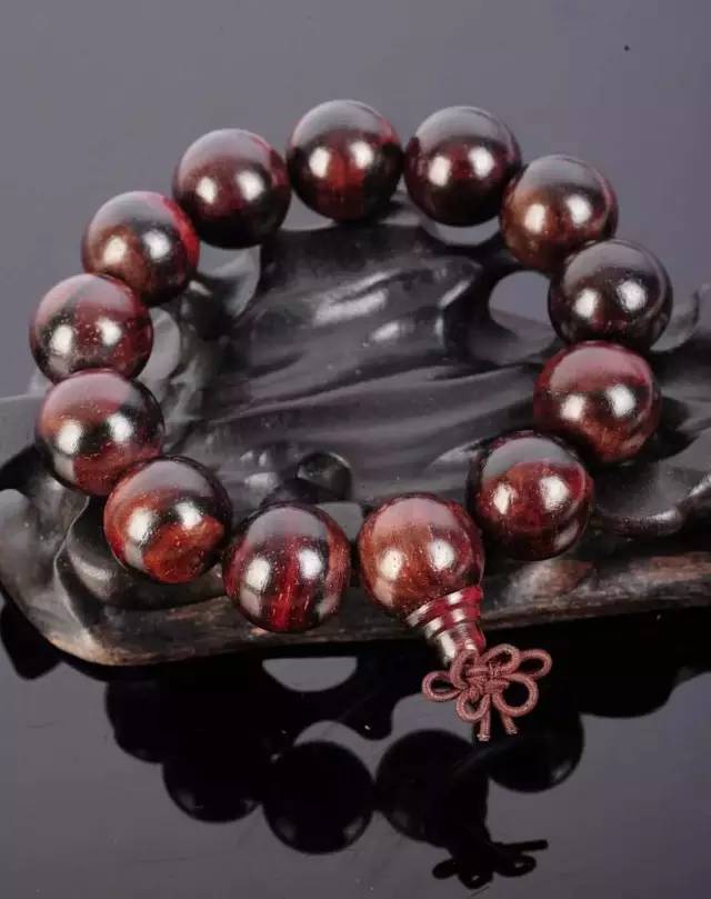 真正的紫檀树,真正的紫檀木材