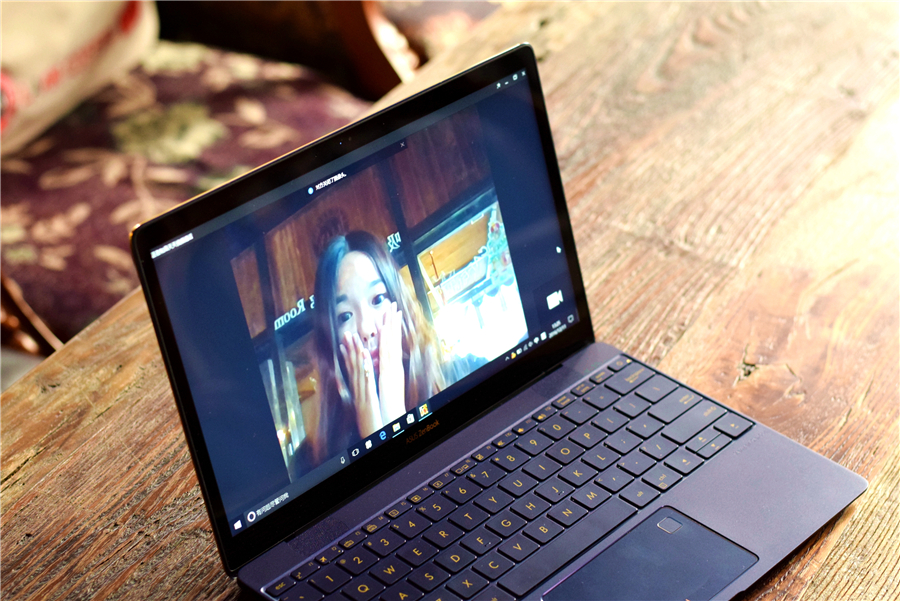 小米笔记本轻松拆机,比硬币还薄的小米笔记本开箱