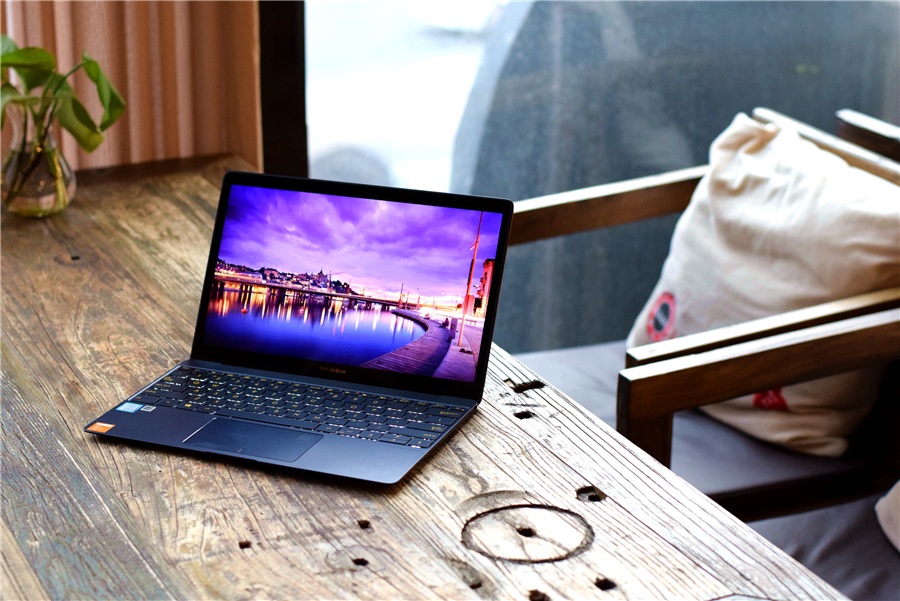 小米笔记本轻松拆机,比硬币还薄的小米笔记本开箱