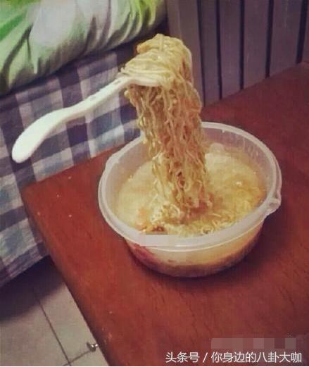 我们老板就爱抽这烟,160元一包一天基本两包