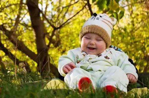 哎呀，宝宝枕秃了！补点钙成不？