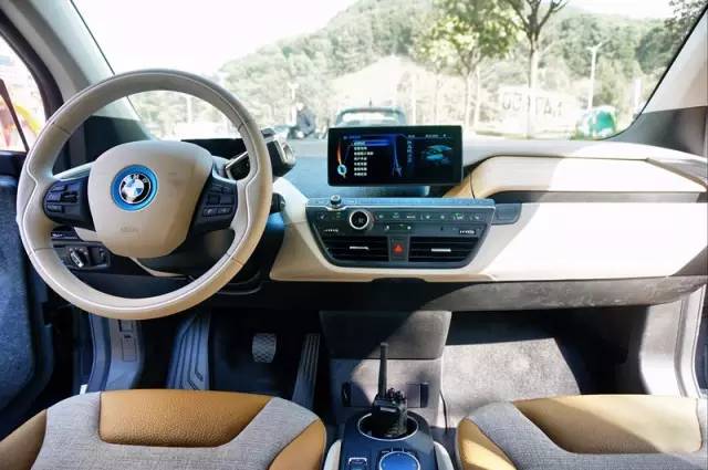 宝马新能源车的性能,被称为电动“伪超跑”的宝马i8