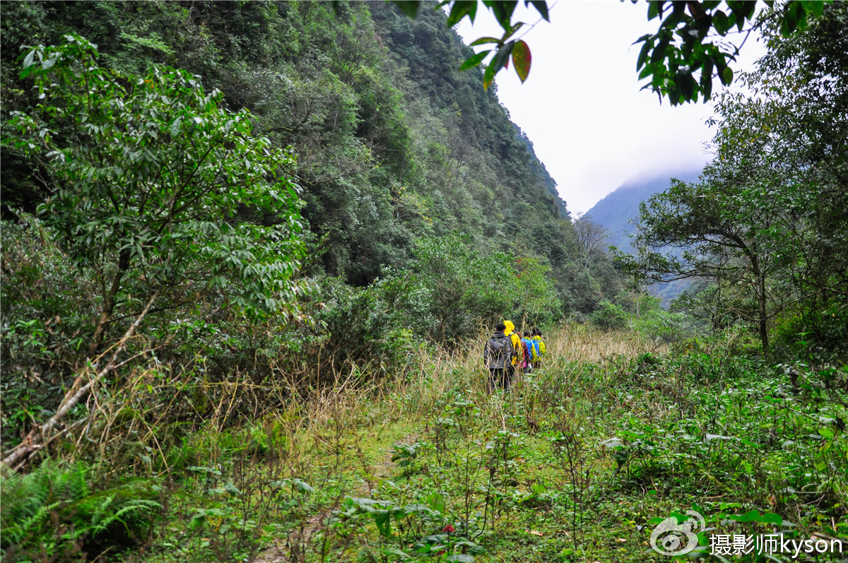 侠之梦受邀参与恩施坪坝营线路测试，冬季溯溪，冰冷刺骨，第一天