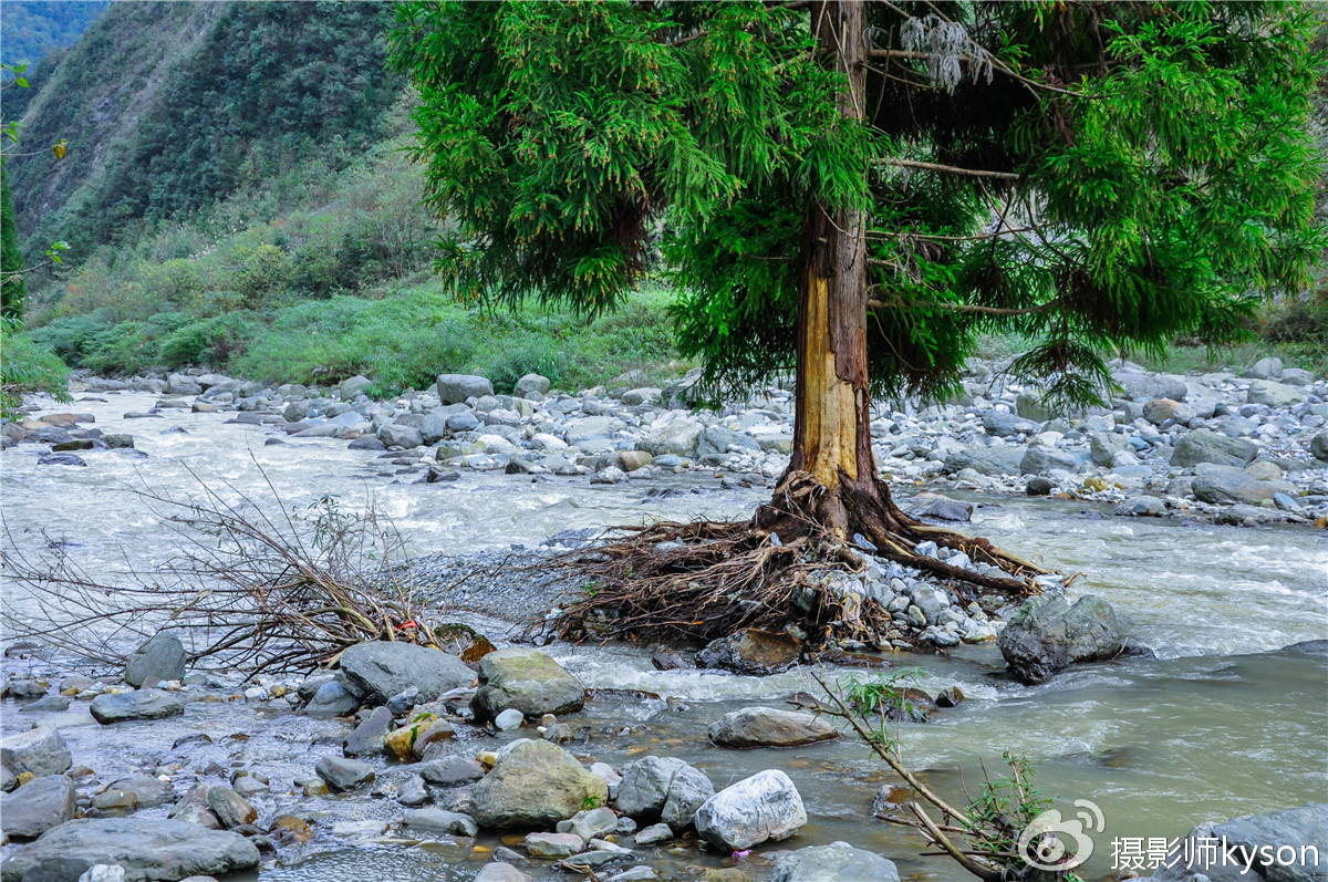 侠之梦受邀参与恩施坪坝营线路测试，冬季溯溪，冰冷刺骨，第一天