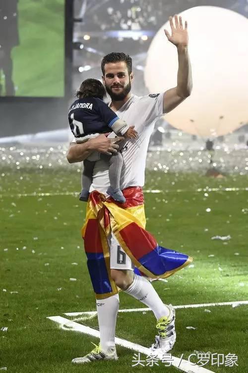 萌出一脸血的小孩,萌出一脸血萌娃