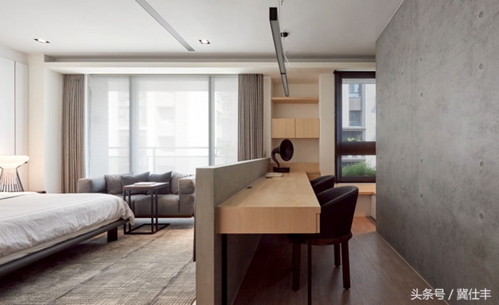 电视墙原来还可以这样：电视机内嵌，轻松看投影，不再是难题