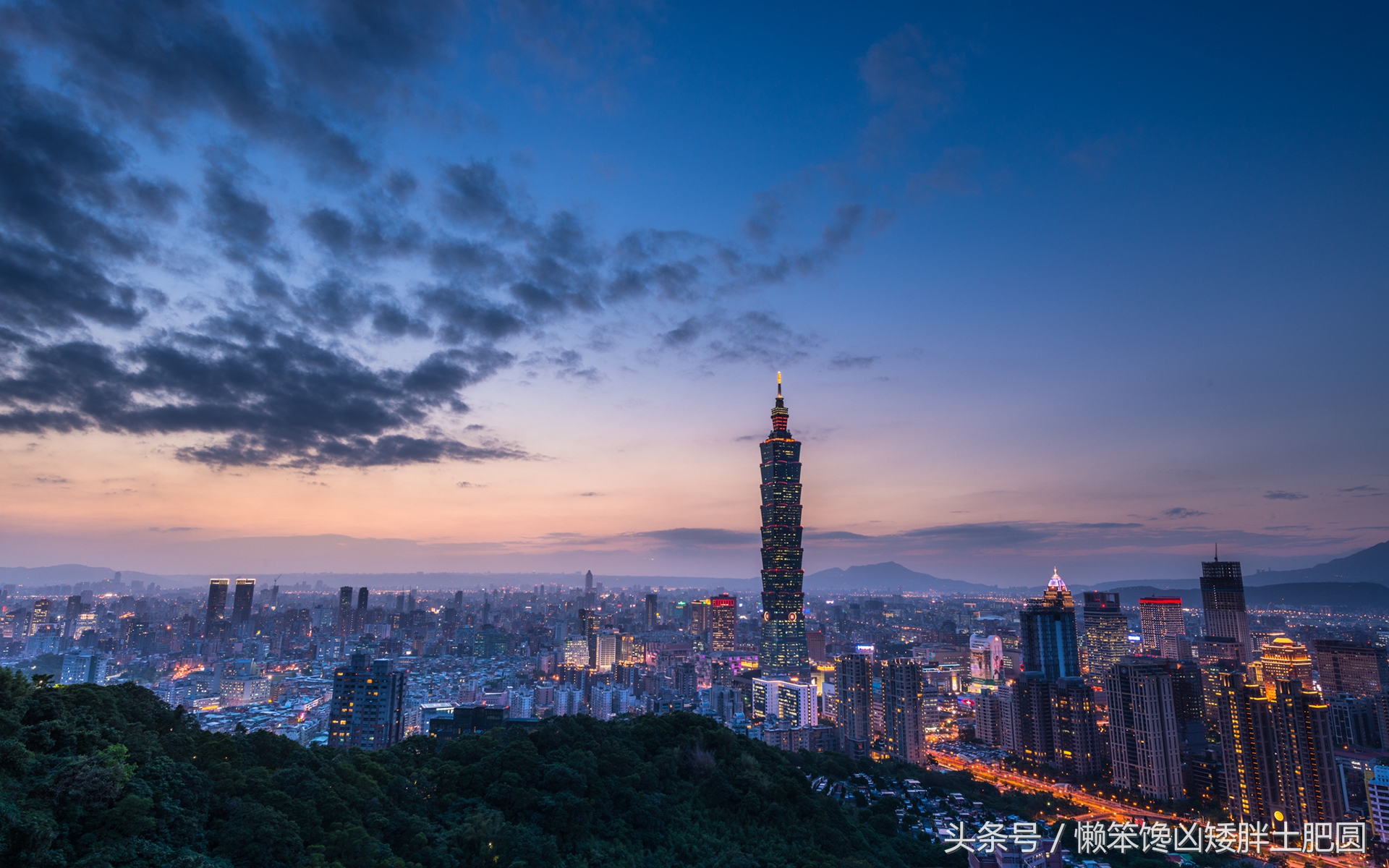 逛街看到跑车,逛街看到辆造型炫酷的车