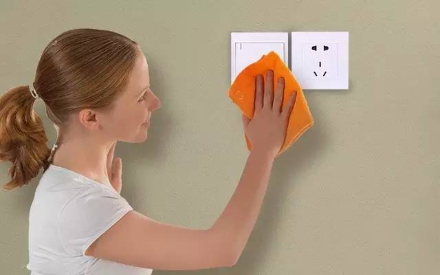 开关插座脏了怎么弄,开关插座保护妙招