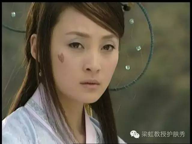 ,梁虹护肤疤痕都给我死开，我才不是有故事的女同学！