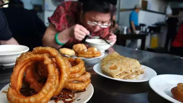 豆汁儿北京小吃,豆汁儿北京豆汁