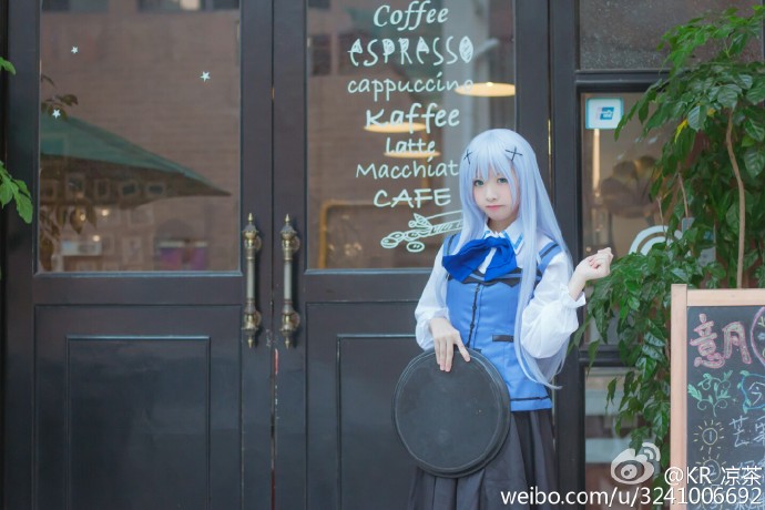 《请问您今天要来点兔子吗？》小萝莉智乃：今天要来点什么呢？