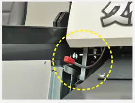 久保田688q履带怎么拆卸,久保田688新款100马力联合收割机