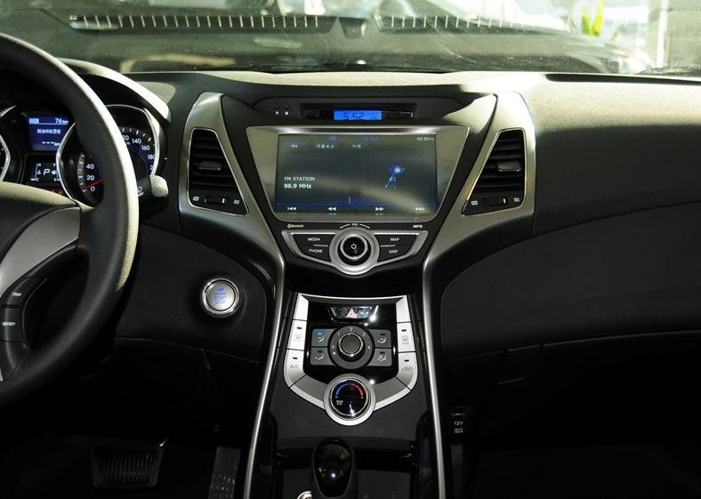 现代朗动大屏导航效果图,二手现代朗动导航仪