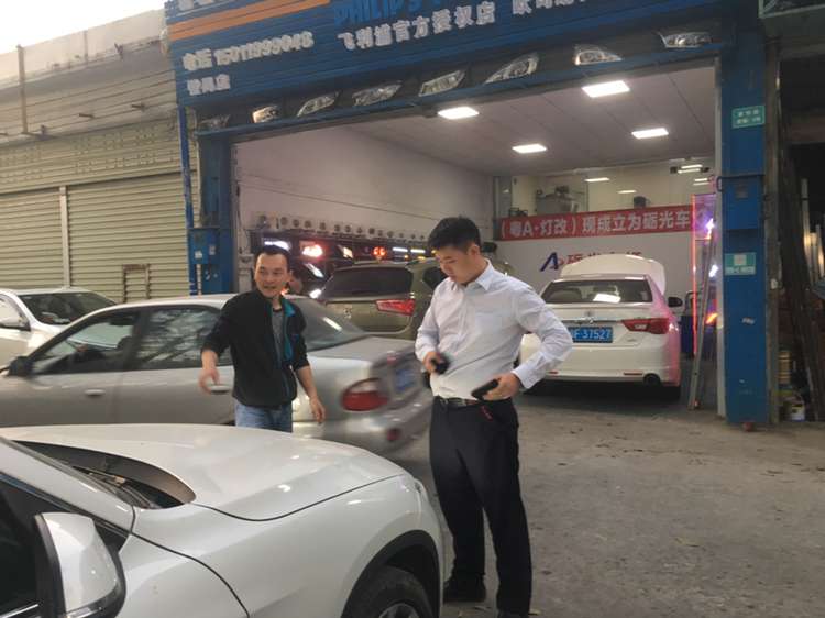 宝骏560原厂大灯广西彤明车灯,宝骏560改led双光透镜路面效果