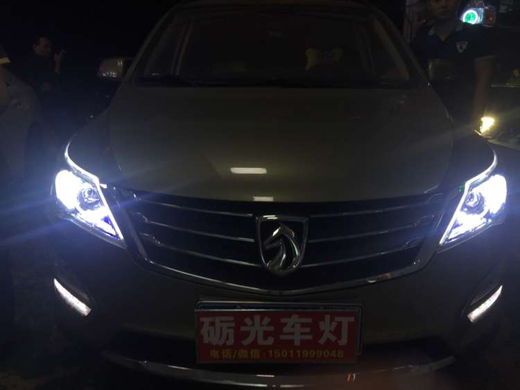 宝骏560原厂大灯广西彤明车灯,宝骏560改led双光透镜路面效果