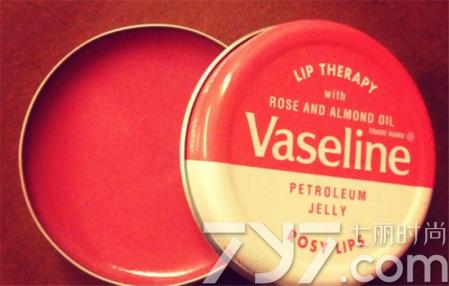 凡士林的作用与用途有哪些95%的人都不知道凡士林能多用