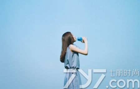 欧舒丹蜡菊眼霜,欧舒丹蜡菊赋颜御龄抗皱眼霜