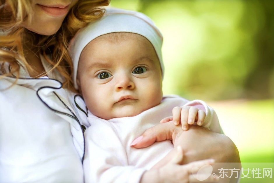 吃奶量是算水量还是算加了奶的量,宝宝吃奶怎么判断吃了多少
