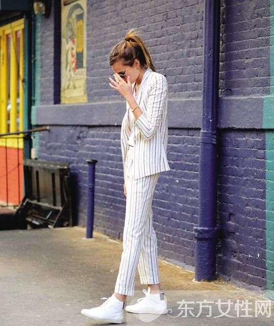 鞋底变黄怎样洗白,鞋底发黄怎么保养