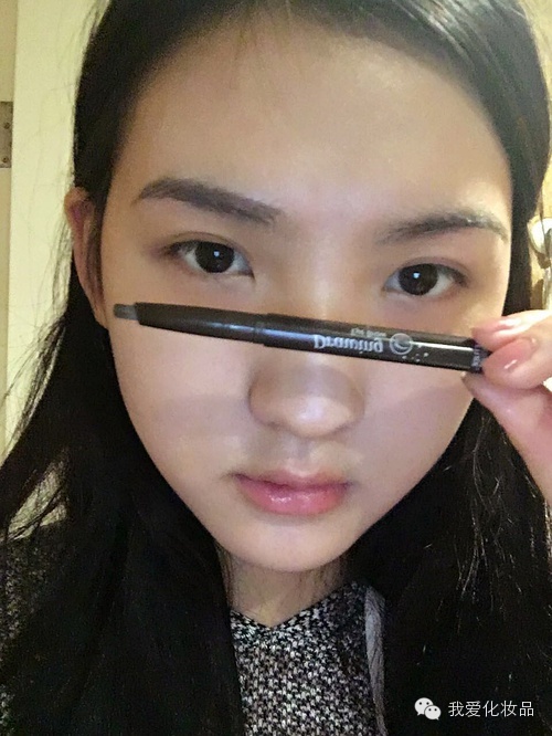 教你画最简单的妆,教大家画一枚超自然的烟熏妆