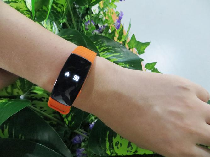 高科技智能手环测评,心率智能手环值得买
