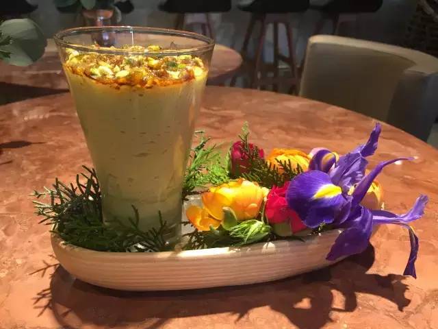 拔草！隐藏在新天地的防空洞酒吧、冠军面包舖、李宗盛阿信的咖啡厅！一天绝不够！