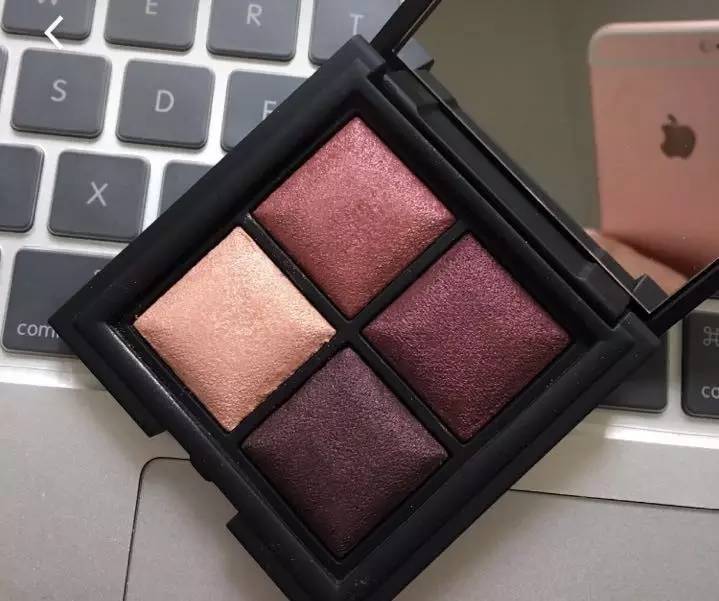 和喜欢的女生穿一样的衣服,和喜欢的女生穿同样的衣服