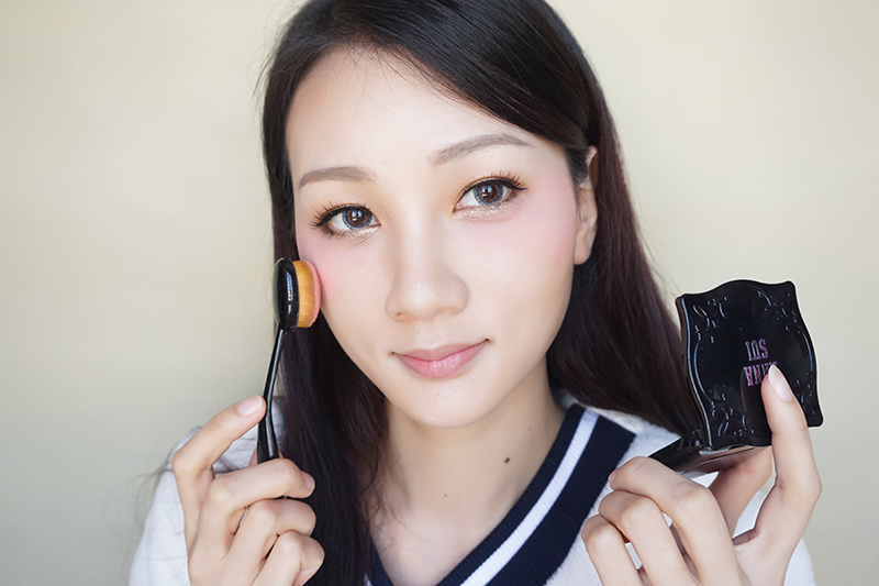 厌倦一成不变?这个圣诞要做最亮眼的少女!