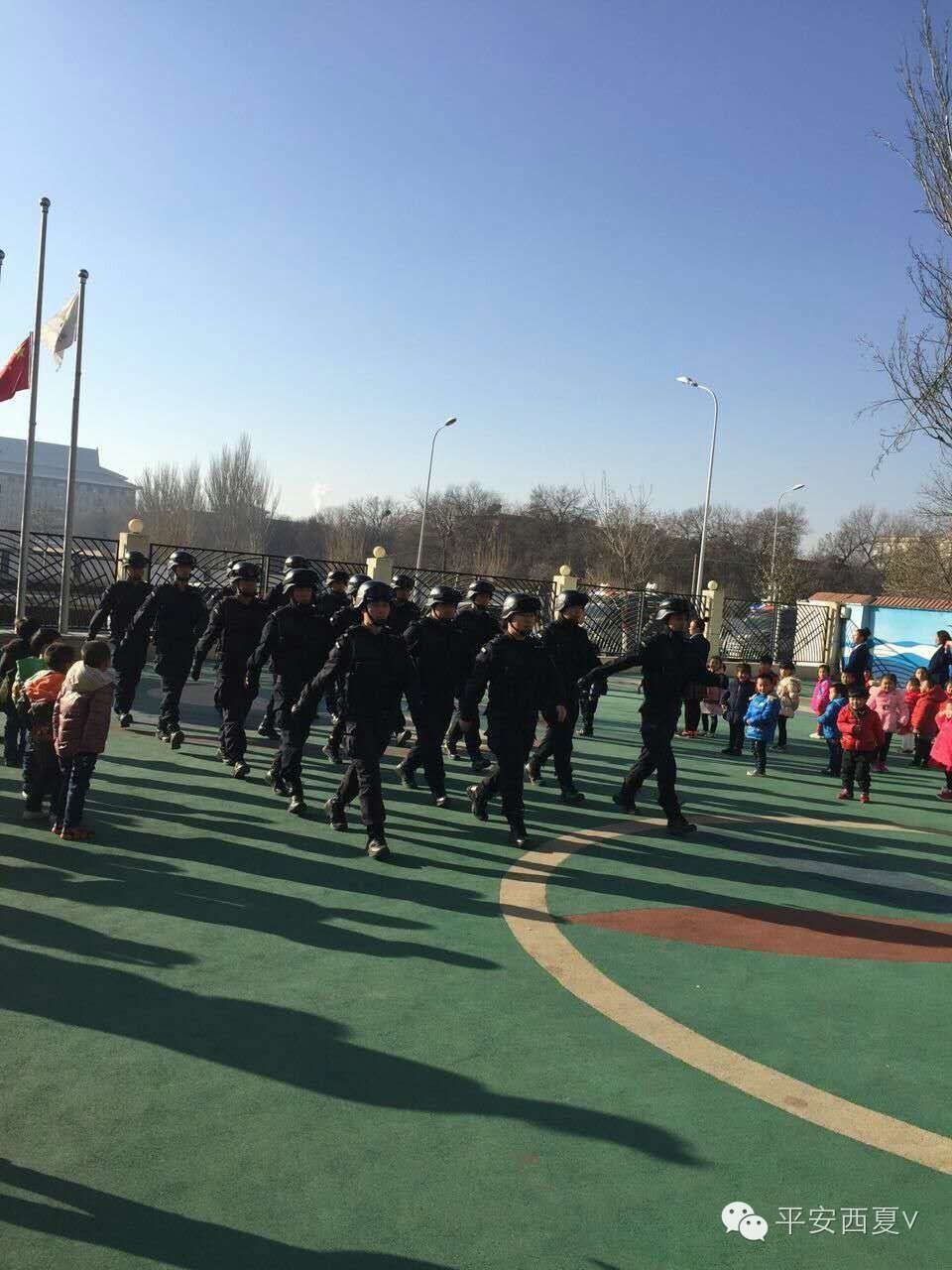 头条丨PTU的蜀黍们受邀来到海贝尚智幼儿园，对小朋友进行爱国主义教育！