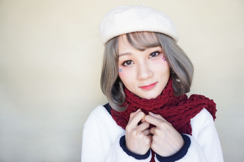 厌倦一成不变?这个圣诞要做最亮眼的少女!