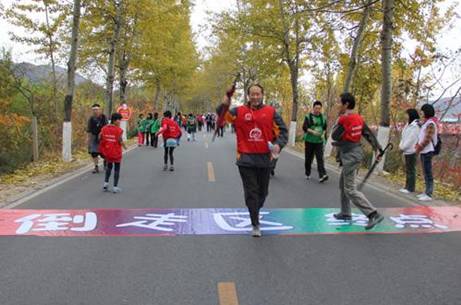 治疗腰疼倒着走管用吗,养生倒走路