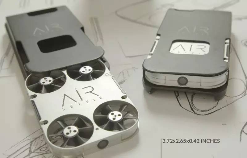 可以装13的手机壳,科技感很强的13手机壳