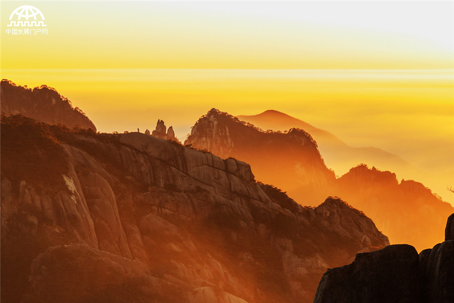 黄山天空之镜美景,放飞心情拥抱大自然黄山风景区
