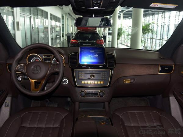 奔驰GLE3204MATIC外观大气值得购买