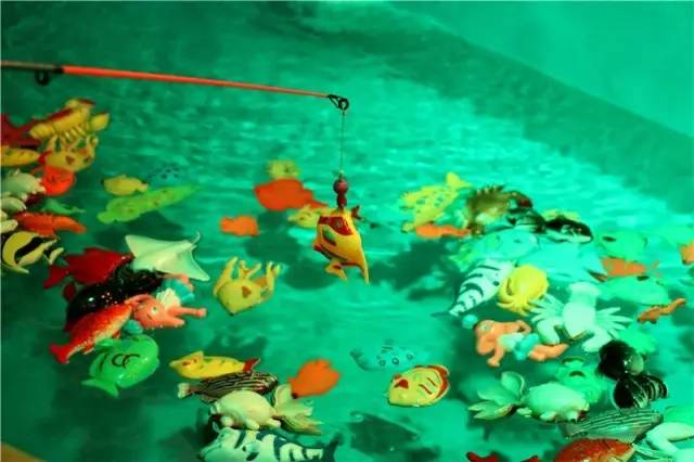 全城召集100名双胞胎宝贝，来松松小镇吃喝玩乐｜另有30张套票免费领