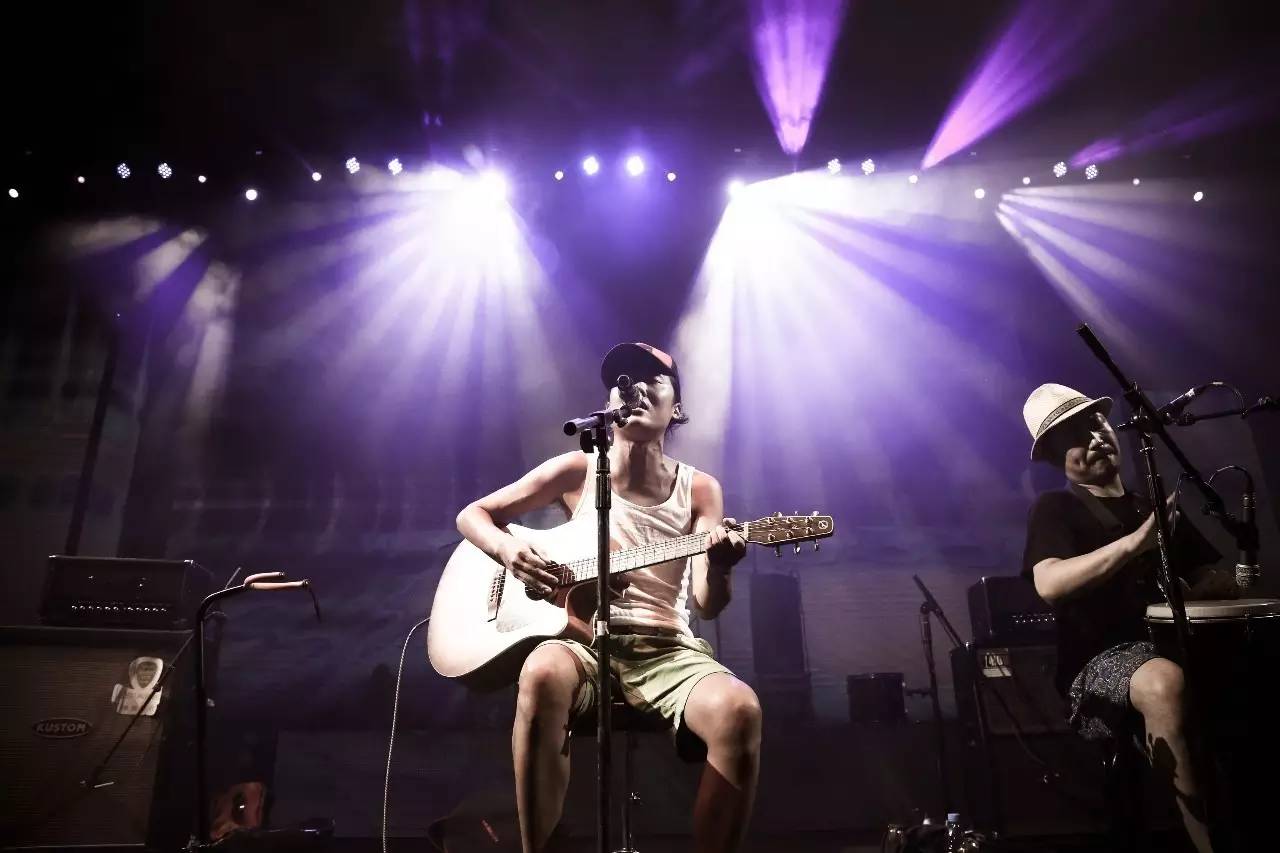 此地人｜二线好青年，“陕普”歌手会的多——马飞