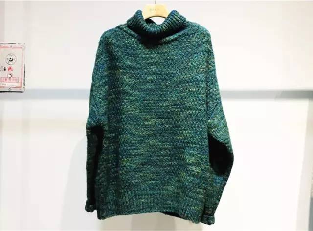 听说草木绿是2017年度代表色！我只想穿上美美的圣诞色，不小心领先时髦一整年！