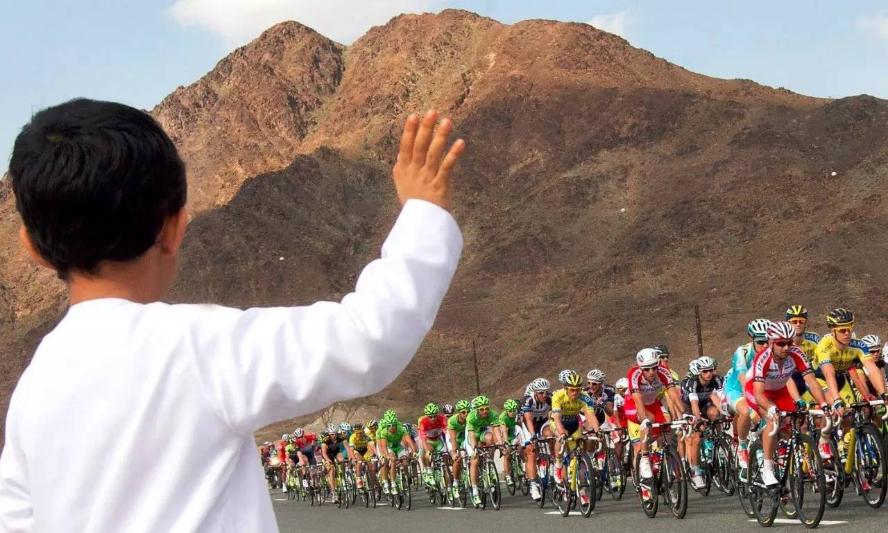 川航来回特价机票,川航成都直飞迪拜