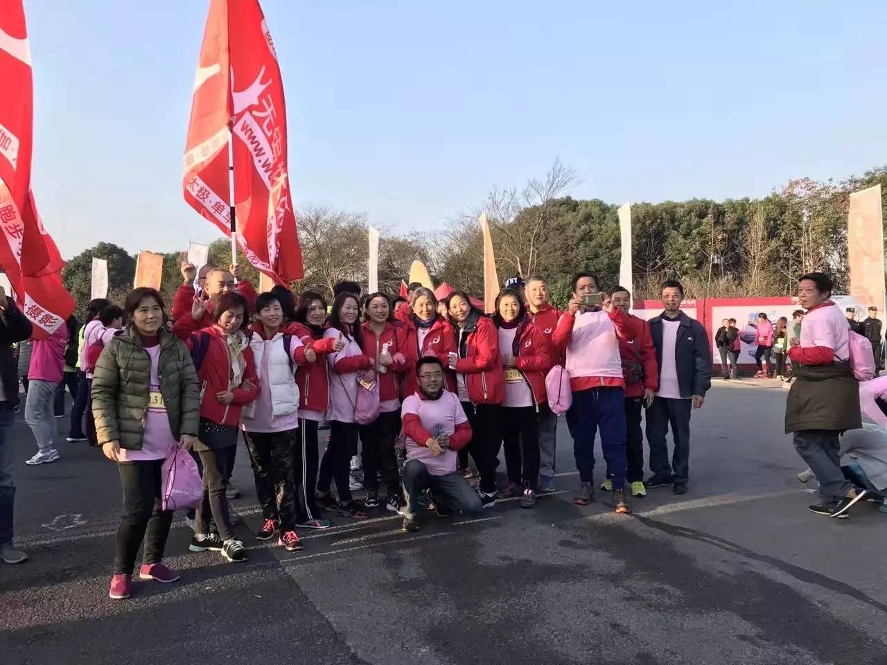 五千美女奔跑在山水画廊中是怎样一种感受?今天无锡又有一场马拉松,连奥运冠军都来啦!