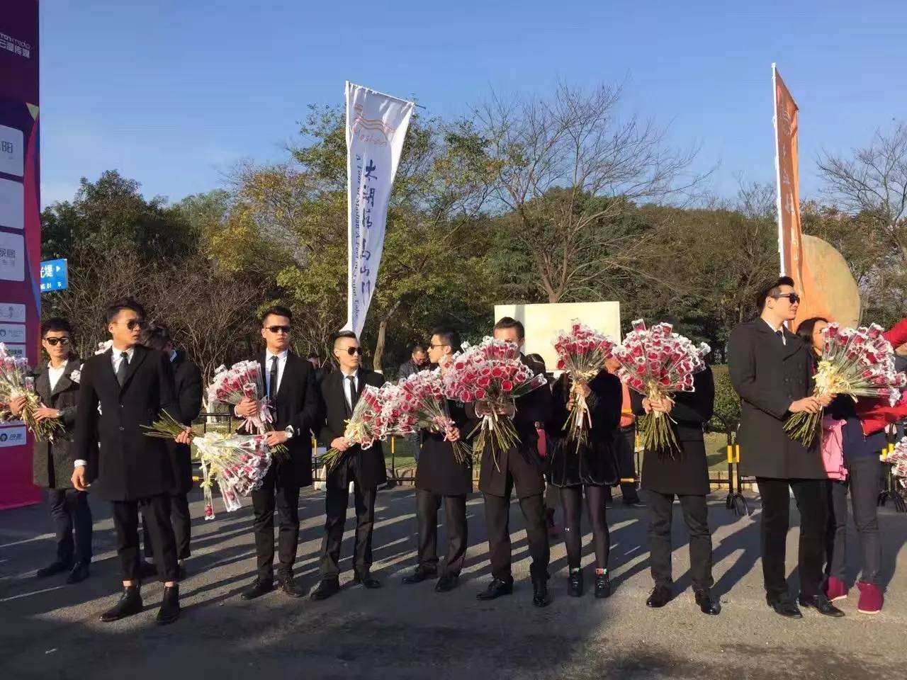 五千美女奔跑在山水画廊中是怎样一种感受?今天无锡又有一场马拉松,连奥运冠军都来啦!