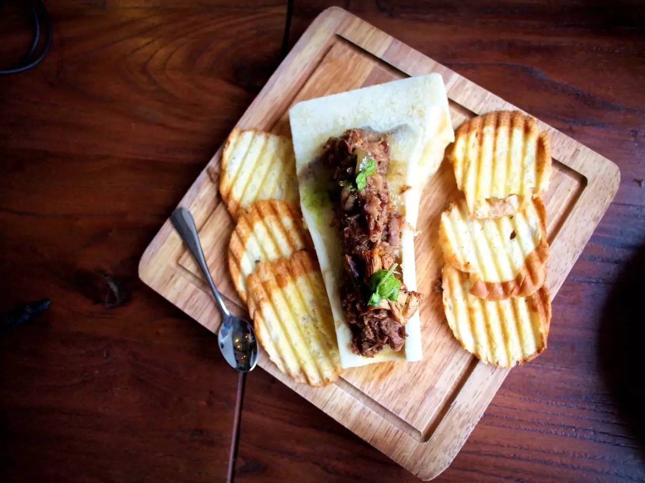 推荐一家很适合情侣约会的餐厅,适合情侣约会的氛围感餐厅