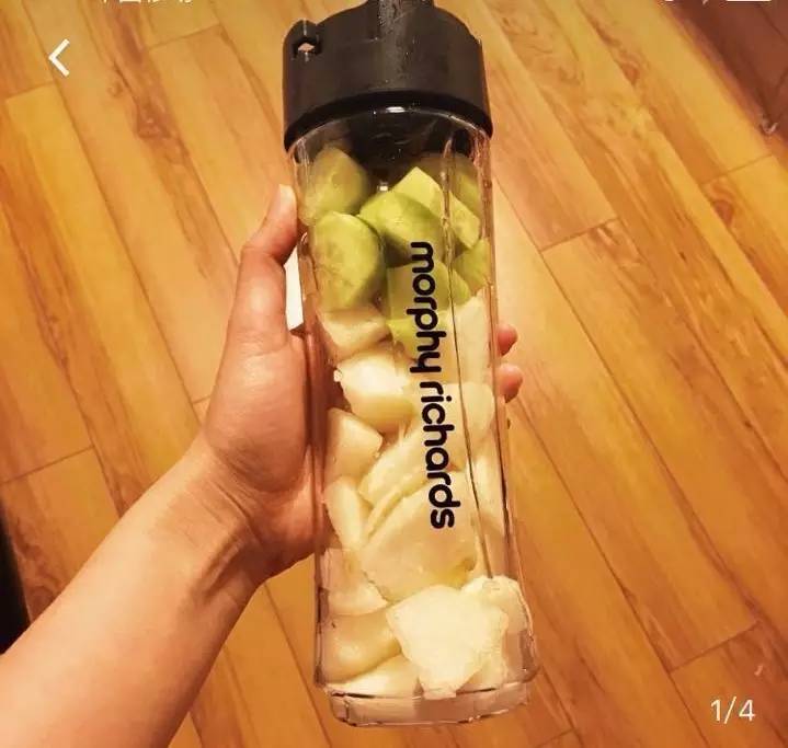 和喜欢的女生穿一样的衣服,和喜欢的女生穿同样的衣服