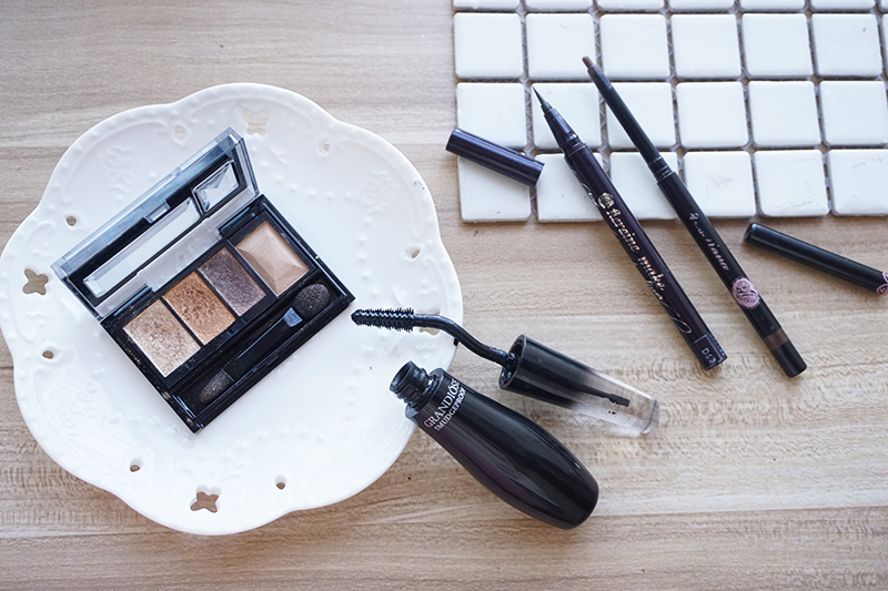 厌倦一成不变?这个圣诞要做最亮眼的少女!