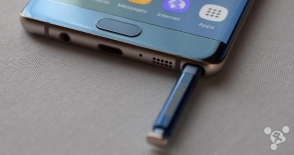 威威趣谈:互联网大佬再聚首感情深一口闷